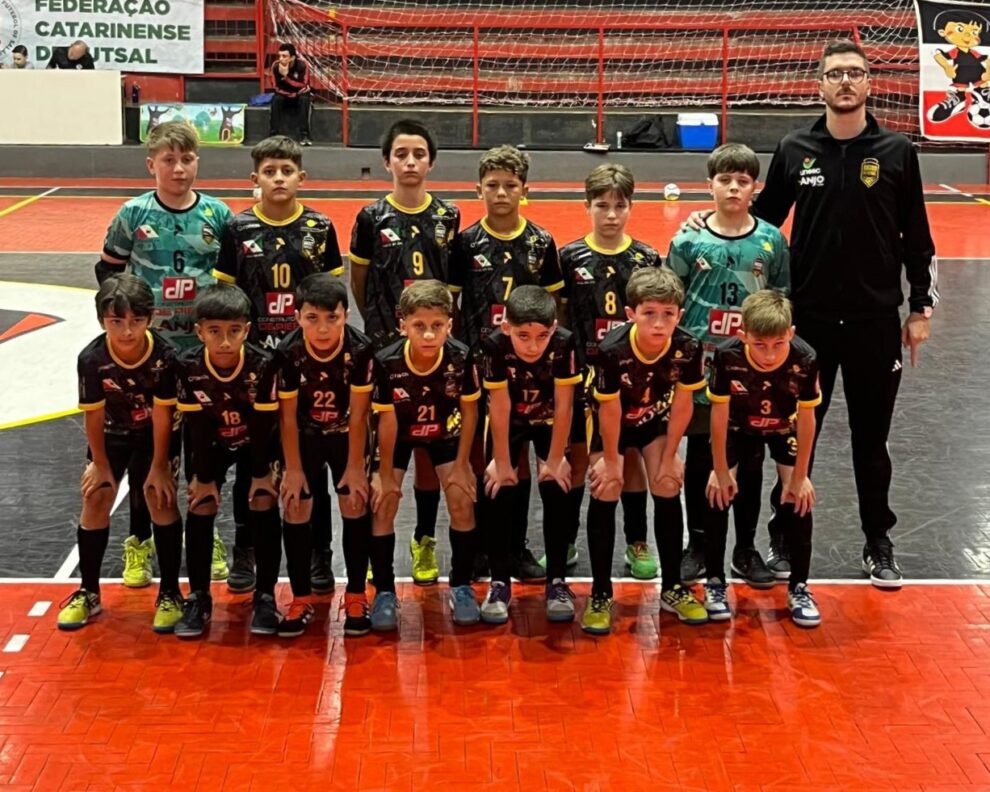 equipe sub 10 de cocal do sulanjo futsal se destaca no turno do quadrangular final do campeonato estadual sub10 cocaldosul anjofutsal out25a