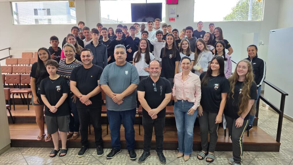 aprendizado alem da sala de aula alunos levam debate sobre inclusao de imigrantes a camara de cocal do sul whatsapp image 2025 11 07 at 10.02.10 1