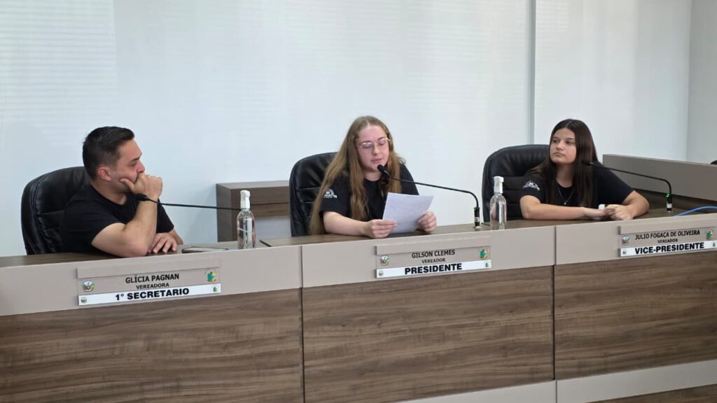 aprendizado alem da sala de aula alunos levam debate sobre inclusao de imigrantes a camara de cocal do sul whatsapp image 2025 11 07 at 10.02.41