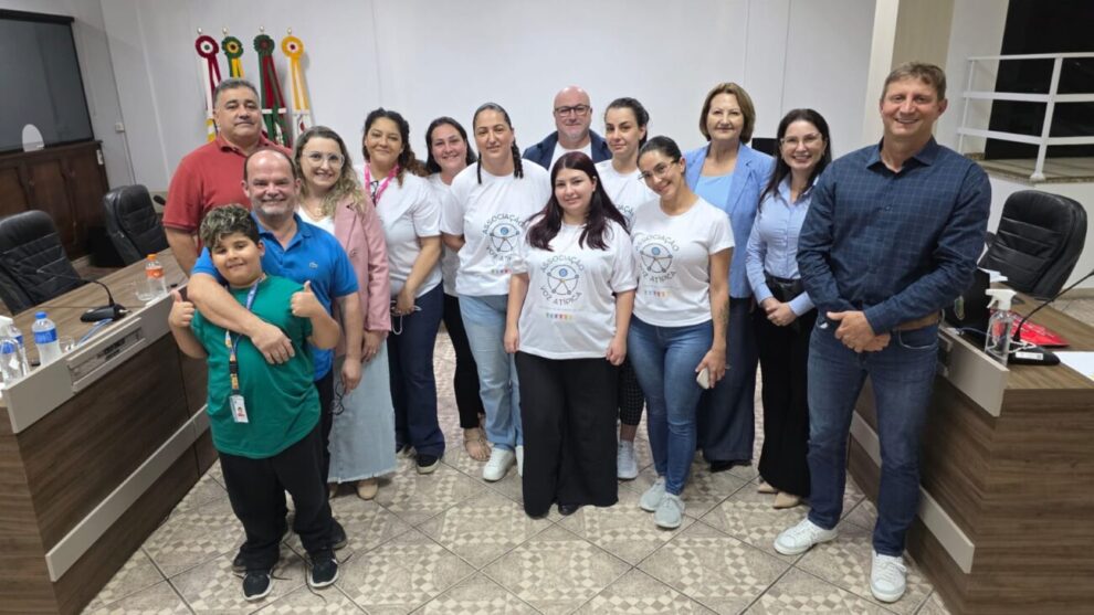 camara aprova lei que cria politica municipal para garantir direitos das pessoas com autismo 40a ordinaria por ana paula nesi 3