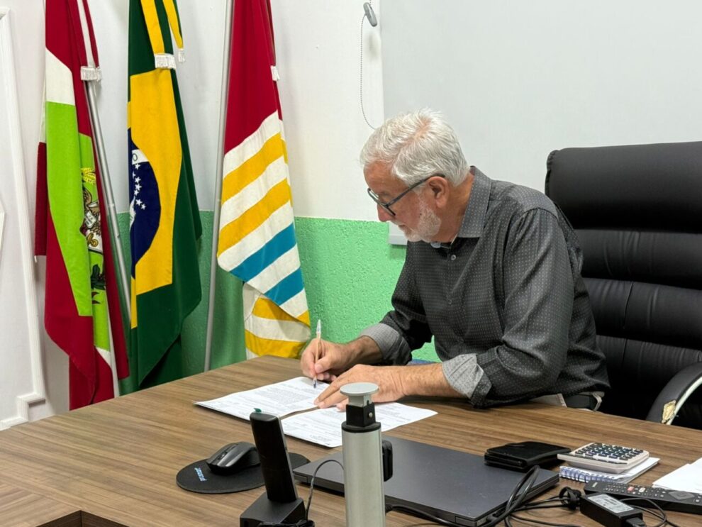 ampliacao de escola em cocal do sul e autorizada com assinatura de ordem de servico assinatura ordem de servico