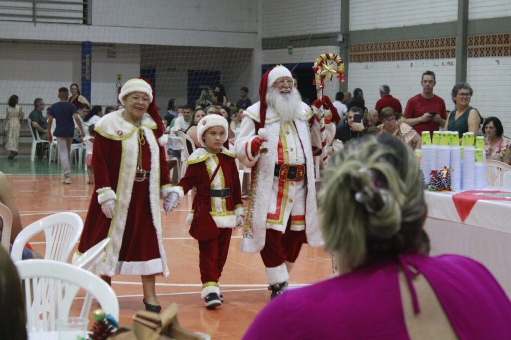 apae de cocal do sul realiza festa de natal para alunos e familiares festa de natal por ingrid toretti 9