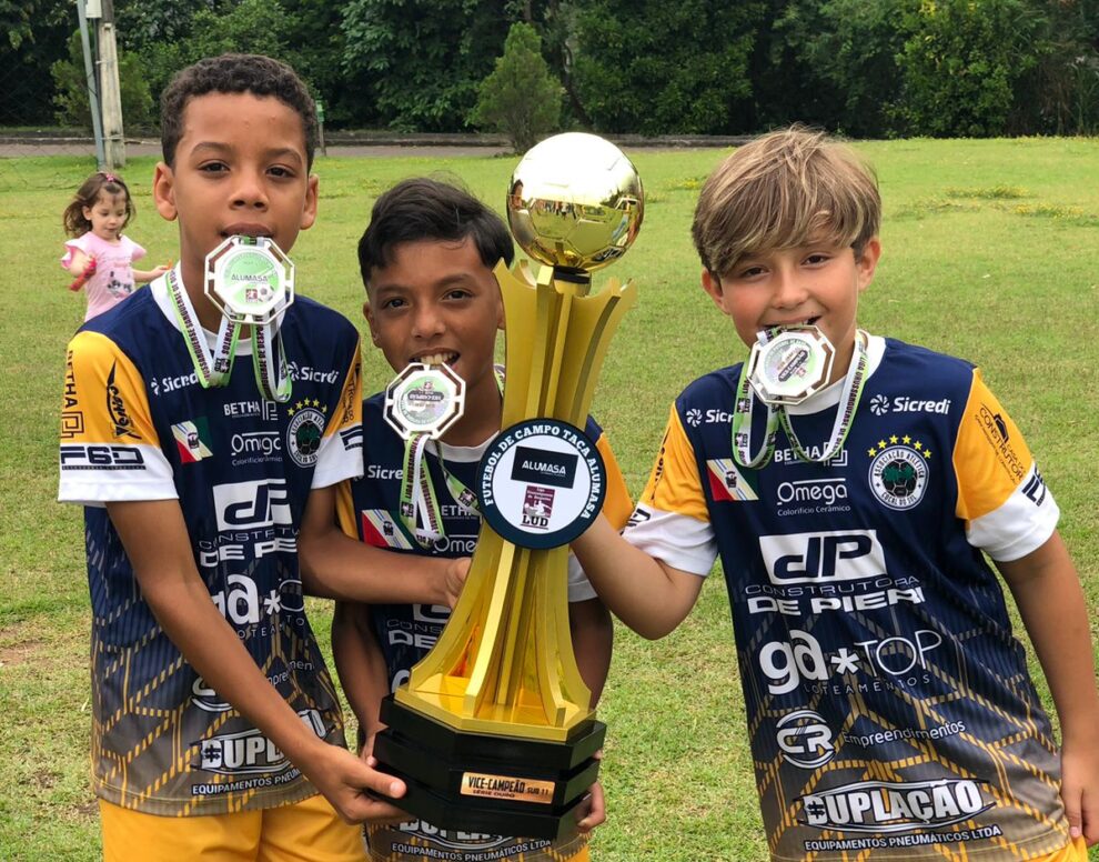 cocal do sul encerra temporada com dois vice campeonatos no regional da lud nas categorias sub 11 e sub 13 afgt e1764708394790