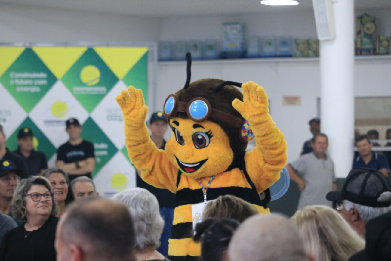 coopercocal inaugura clinica voltada ao atendimento de criancas com tea mel mascote cooper inclusiva