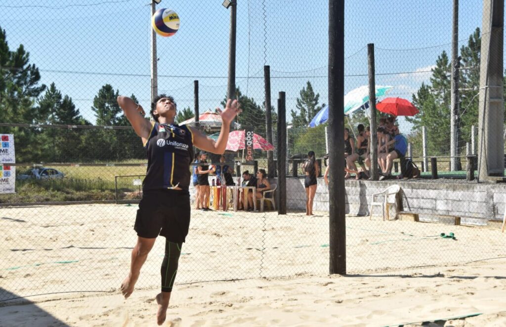 calor disputa e integracao marcam torneio de volei de areia em cocal do sul torneio cocal do sul 2