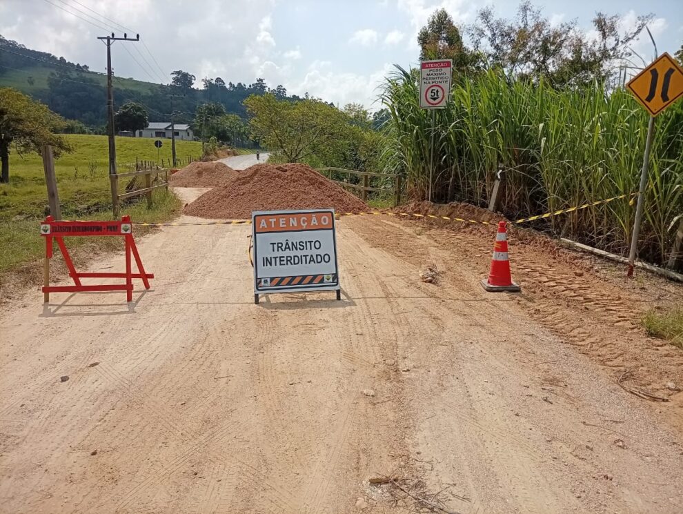 defesa civil interdita ponte na linha bortolatto entre morro da fumaca e cocal do sul ponte na linha bortolatto