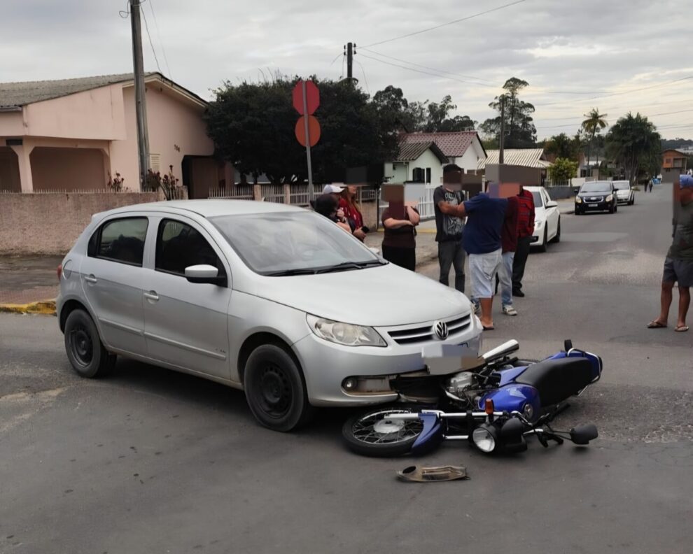 acidente entre carro e moto deixa dois feridos em cocal do sul img 20260516 wa0013 1