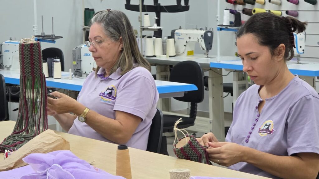 mulheres artesas mantem viva a tradicao do trabalho manual em cocal do sul mulheres artesas coopercocal por ana paula nesi 3