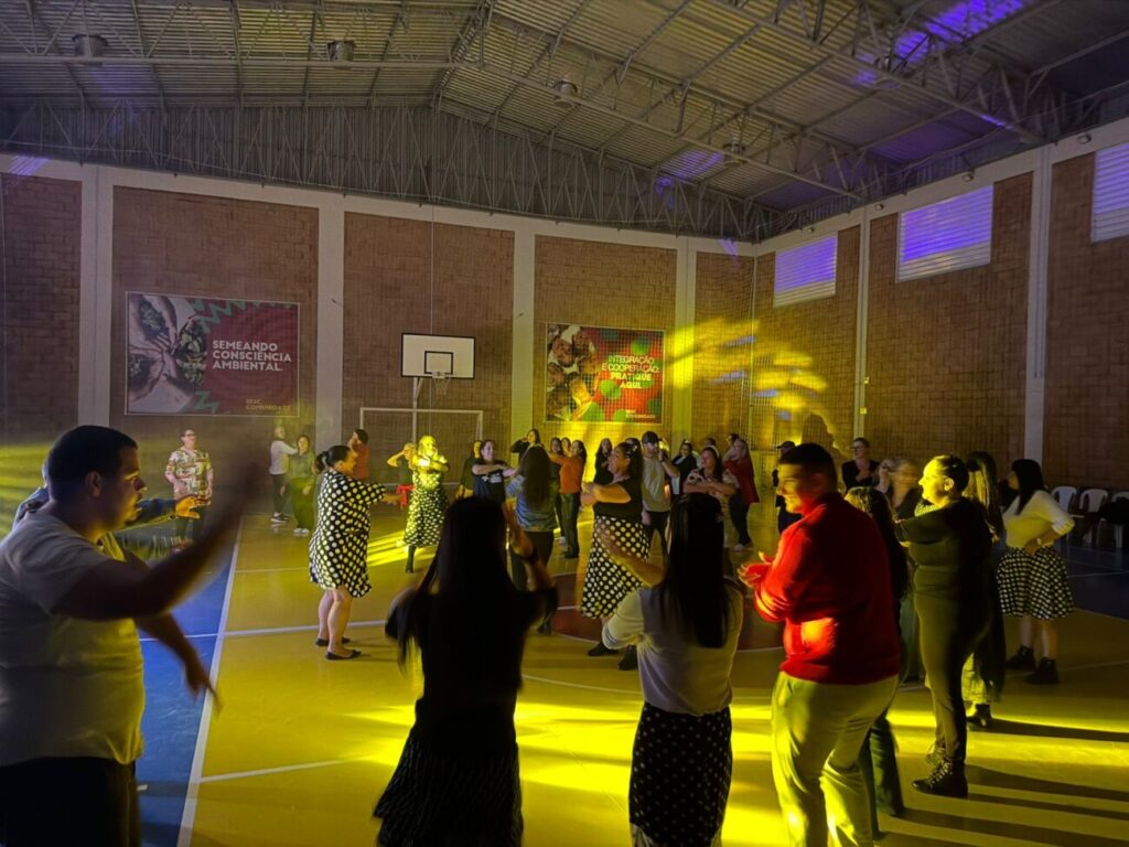 rascunho automatico baile anos 80 transforma conscientizacao sobre fibromialgia em noite de acolhimento e diversao em cocal do sul 3