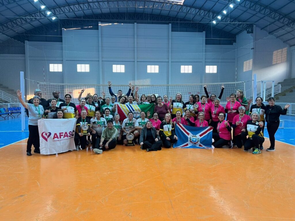 cocal do sul conquista titulo de volei adaptado 60 em competicao que reuniu equipes da regiao whatsapp image 2026 06 09 at 14.49.41