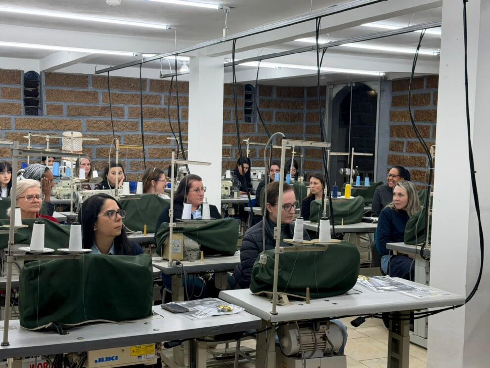 curso gratuito de costura industrial comeca com duas turmas lotadas em cocal do sul curso gratuito de costura industrial comeca com duas turmas lotadas em cocal do sul