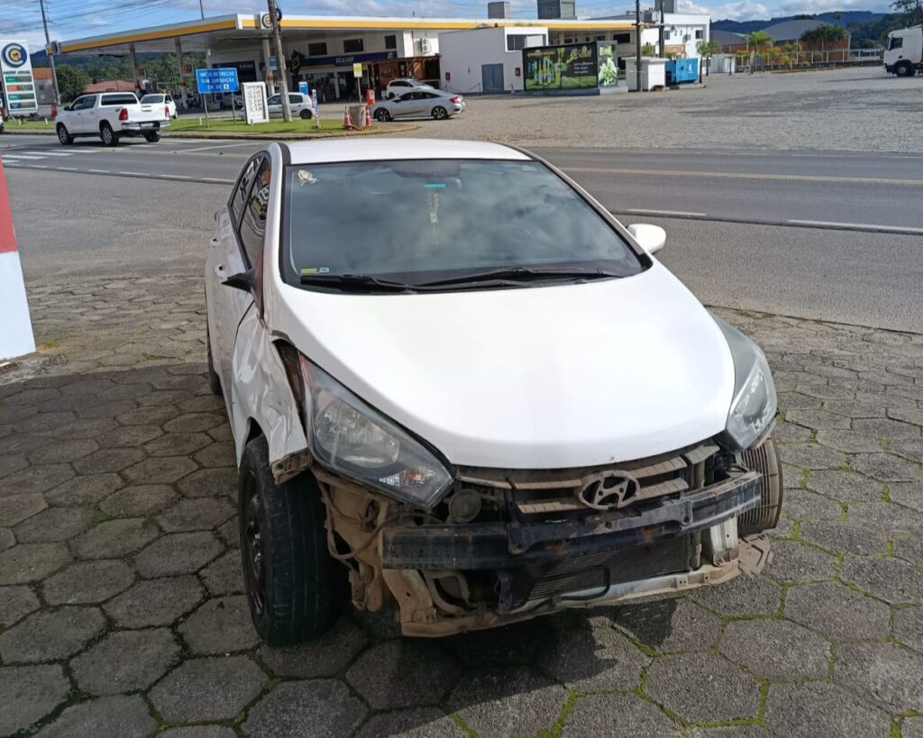 motociclista fica ferido apos colisao com carro na sc 108 em cocal do sul 1000315295