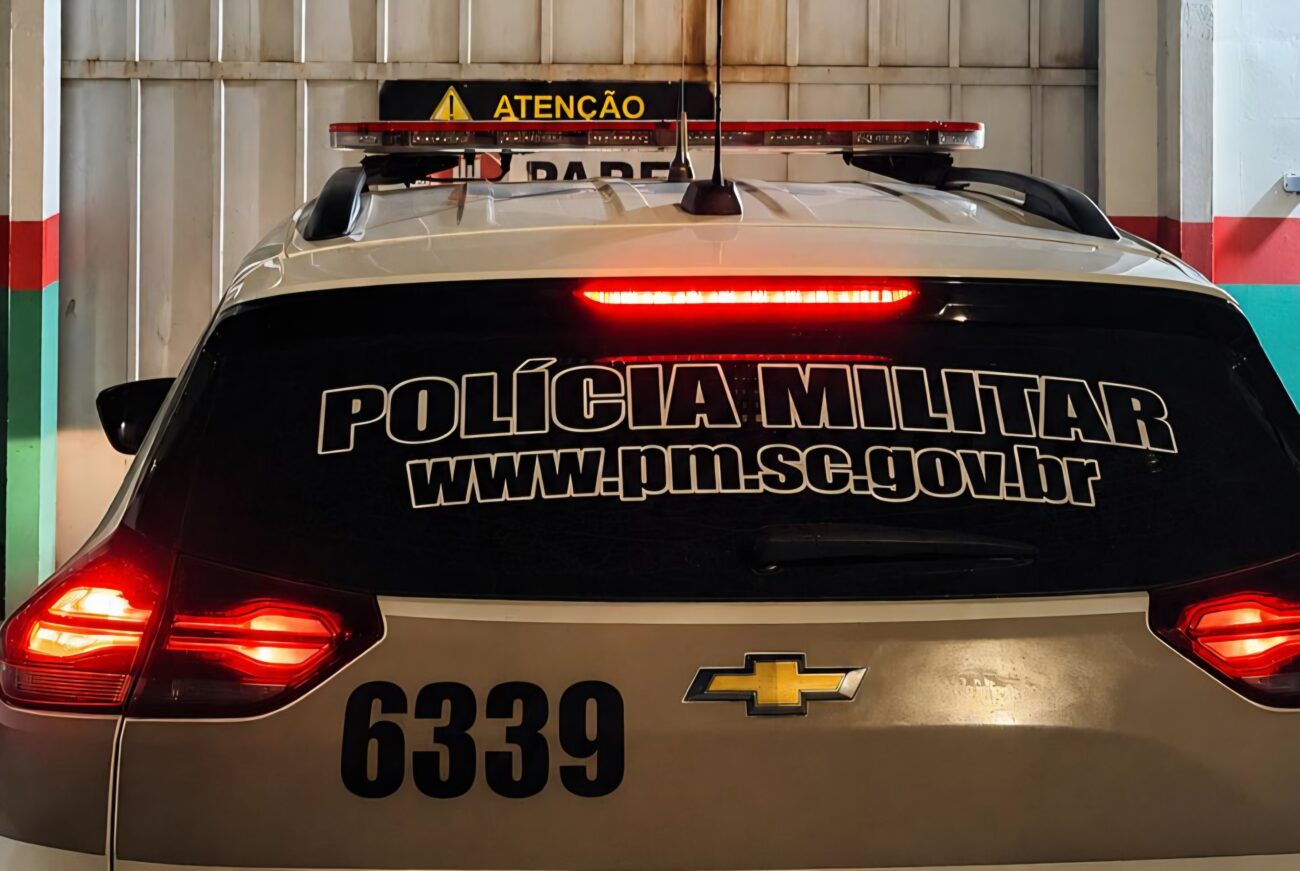 pm prende homem procurado por homicidio e roubo durante operacao de transito em cocal do sul img 20260509 wa00001