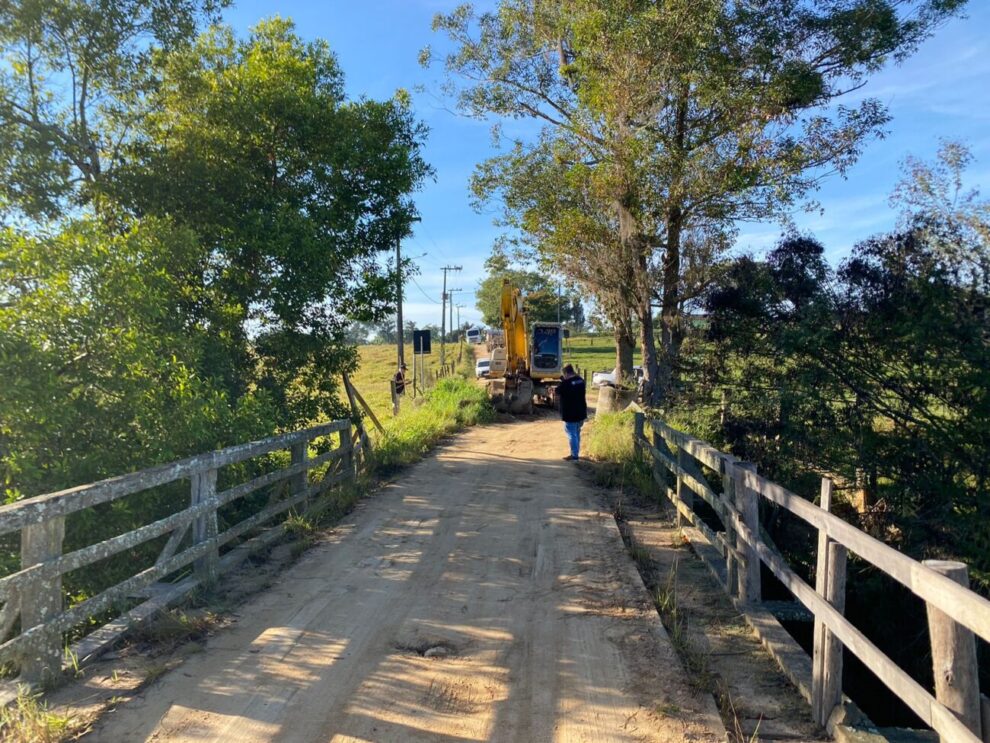 ponte e interditada da divisa de morro da fumaca e cocal do sul para construcao de nova estrutura ponte estacao cocal