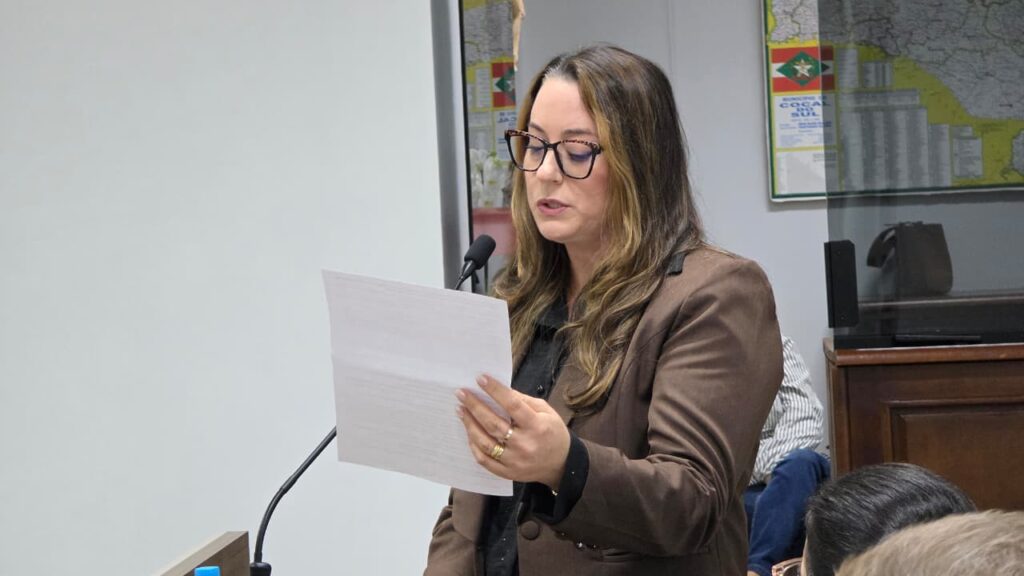 circulo italiano recebe homenagem da camara pelos 25 anos de historia em cocal do sul mocao circulo italiano 25 ordinaria 2026 por ana paula nesi 3