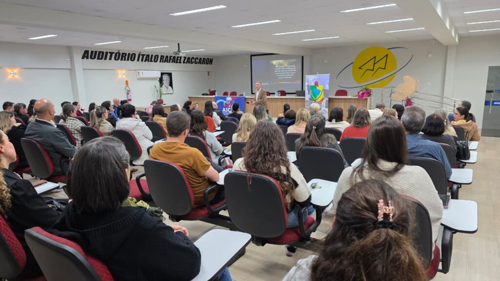 grande participacao marca palestra sobre neurodivergencia promovida pela escola do legislativo neurodivergencia mario mayer escola do legislativo por ana paula nesi 3