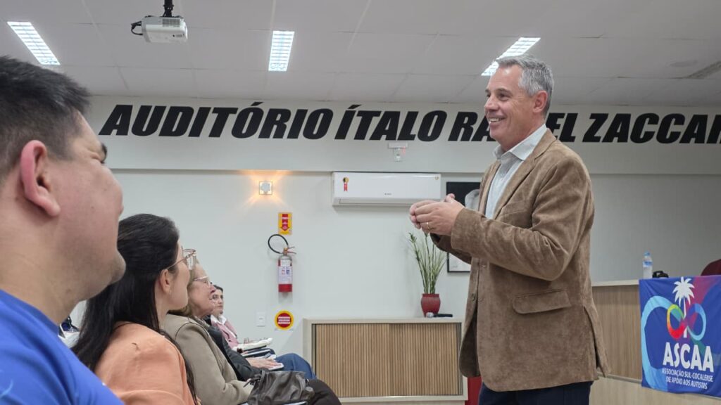 grande participacao marca palestra sobre neurodivergencia promovida pela escola do legislativo neurodivergencia mario mayer escola do legislativo por ana paula nesi 4
