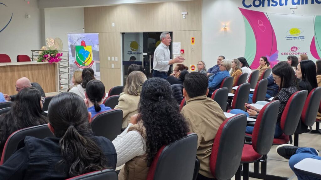 grande participacao marca palestra sobre neurodivergencia promovida pela escola do legislativo neurodivergencia mario mayer escola do legislativo por ana paula nesi 5