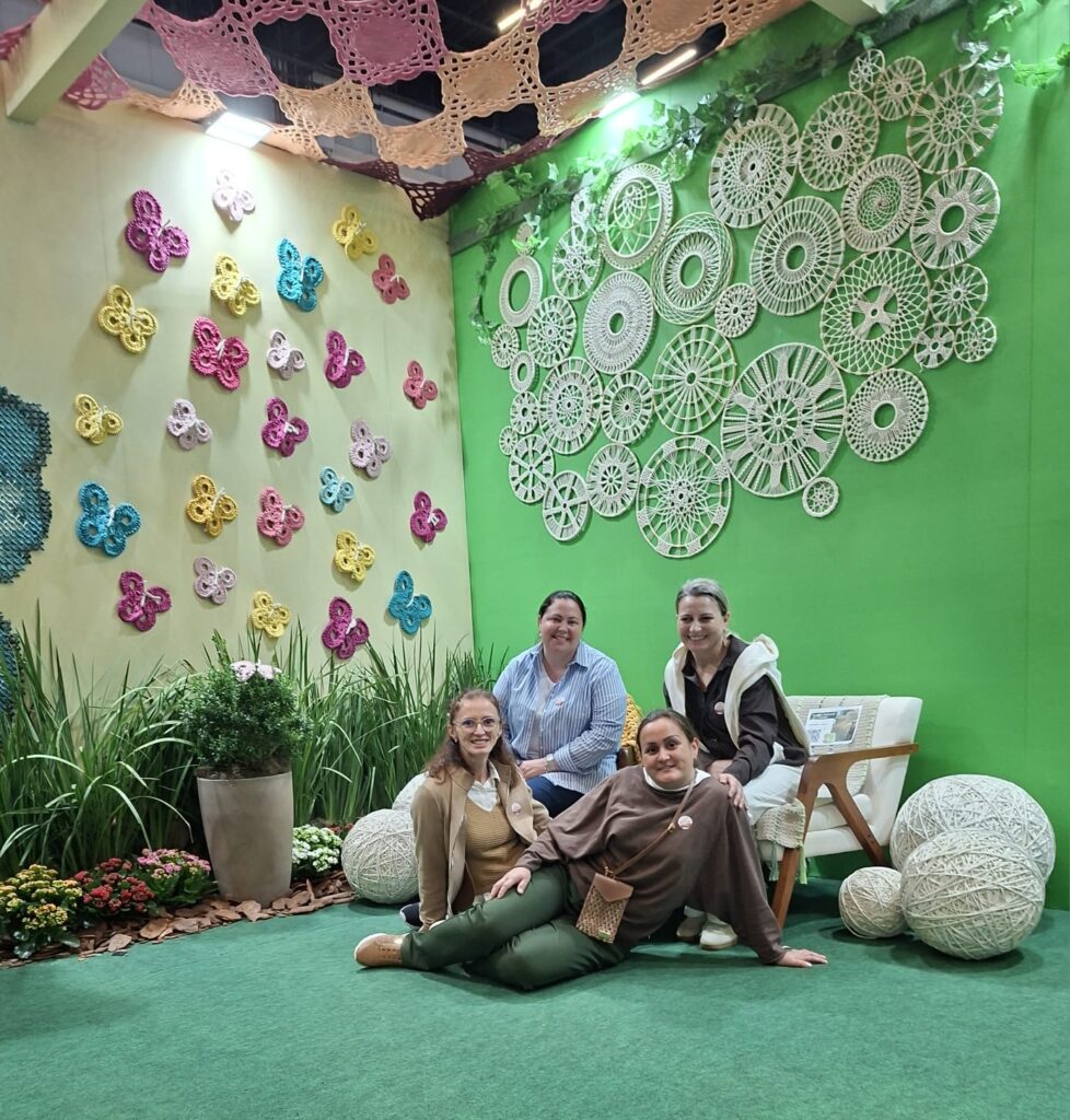 mulheres artesas de cocal do sul leva 20 alunas a maior feira de artesanato da america latina mulheres artesas feira mega artesanal divulgacao 3