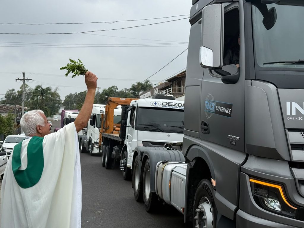 cocalfest chega ao fim apos reunir milhares de pessoas em quatro dias cocalfest leva 63 tratores e 80 caminhoes as ruas em homenagem a colonos e caminhoneiros9 1024x768 cocalfest chega ao fim apos reu