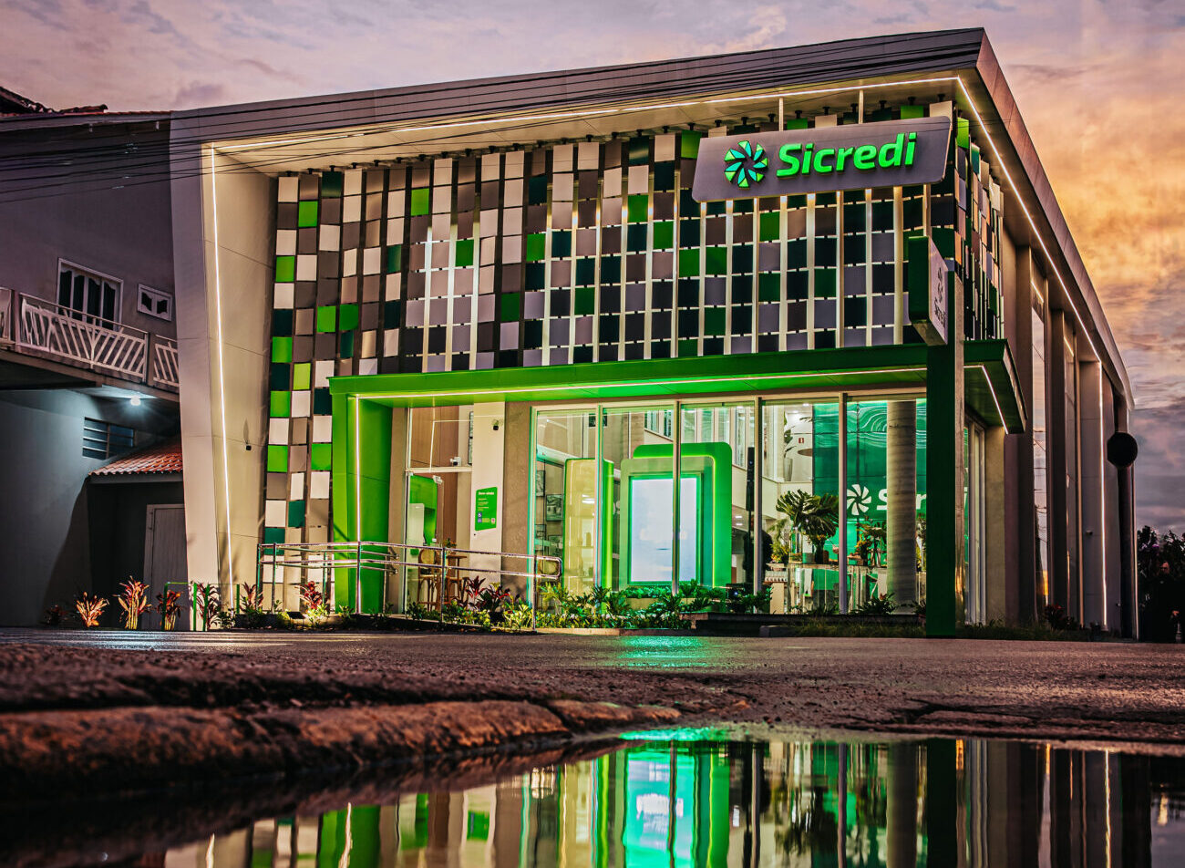 com arquitetura inspirada na cidade sicredi sul sc inaugura primeira agencia em laguna com arquitetura inspirada na cidade sicredi sul sc inaugura primeira agencia em laguna e1789761132635