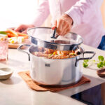 compra da semana vira projeto na cozinha bistek chega a 11a campanha de selos e a colecao da vez traz panelas de marca suica campanha selos bistek 1