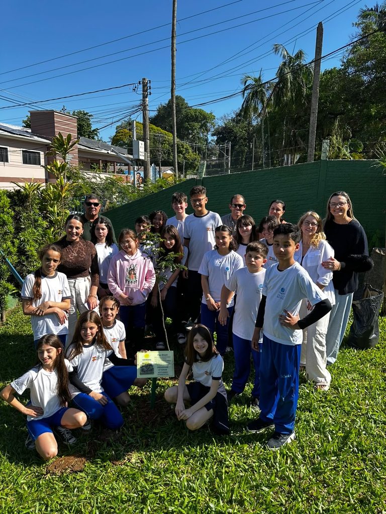 coopercocal realiza plantio de pau brasil em escolas e praca plantio de arvores coopercocal 2026 por kele alves 2 768x1024 coopercocal realiza plantio de pau brasil em escolas e praca plantio de arvor 1