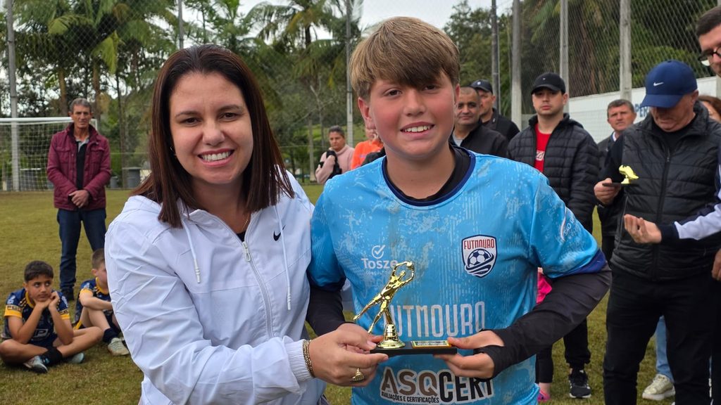 coopercocalfutmouro conquista titulo nas duas categorias do festival de escolinhas em cocal do sul festival escolinhas masc. 2026 por ana paula nesi 4 1024x576 coopercocalfutmouro conquista titulo nas
