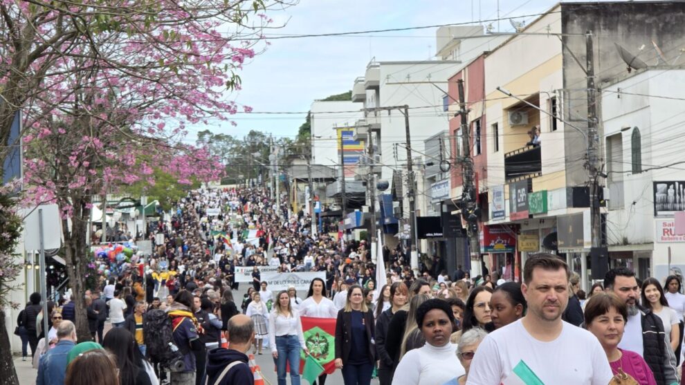 desfile de 7 de setembro reune 42 entidades e cerca de 4 mil alunos em cocal do sul 7 de setembro cocal 31