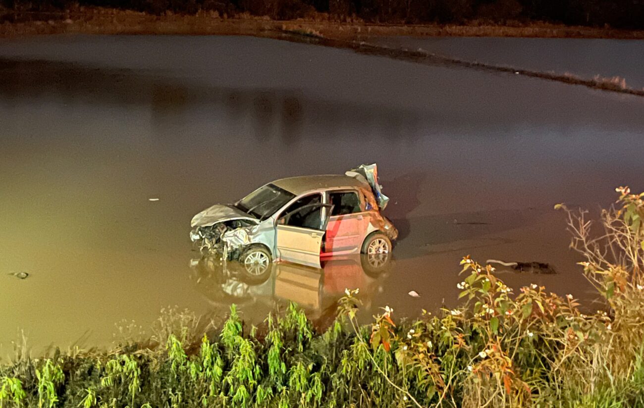 homem fica ferido apos veiculo sair da pista e cair em arrozal em cocal do sul img 20260912 wa0002
