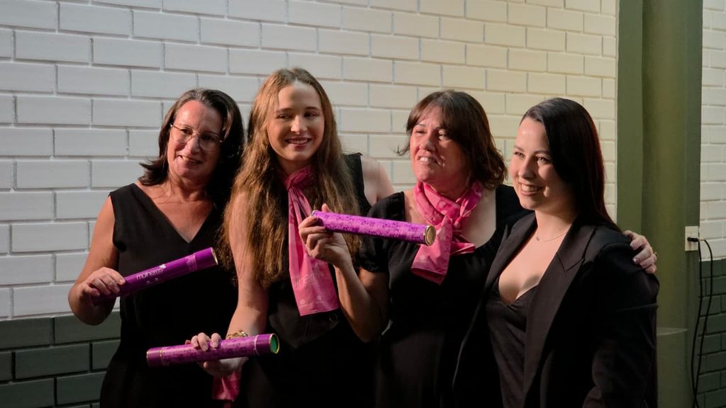 programa mulheres cooperativistas forma 39 mulheres em noite de celebracao na coopercocal ana maria mae e tia formatura 2026 mulheres cooperativistas por ana paula nesi 26 1024x576 programa mulheres c