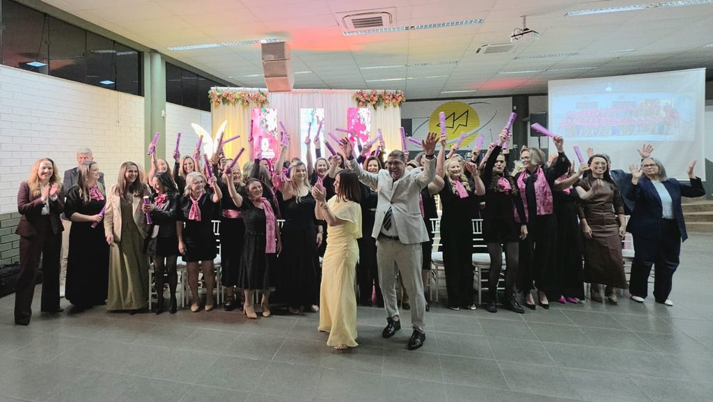 programa mulheres cooperativistas forma 39 mulheres em noite de celebracao na coopercocal formatura 2026 mulheres cooperativistas por ana paula nesi 1 1024x577 programa mulheres cooperativistas forma