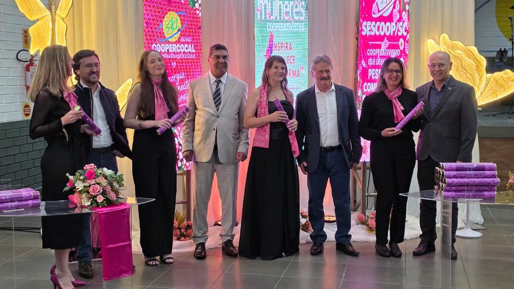 programa mulheres cooperativistas forma 39 mulheres em noite de celebracao na coopercocal formatura 2026 mulheres cooperativistas por ana paula nesi 12 1024x576 programa mulheres cooperativistas forma