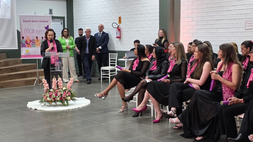 programa mulheres cooperativistas forma 39 mulheres em noite de celebracao na coopercocal formatura 2026 mulheres cooperativistas por ana paula nesi 17 1024x576 programa mulheres cooperativistas forma