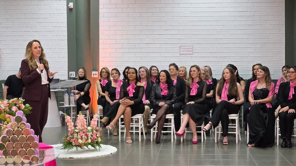 programa mulheres cooperativistas forma 39 mulheres em noite de celebracao na coopercocal formatura 2026 mulheres cooperativistas por ana paula nesi 3 1024x576 programa mulheres cooperativistas forma