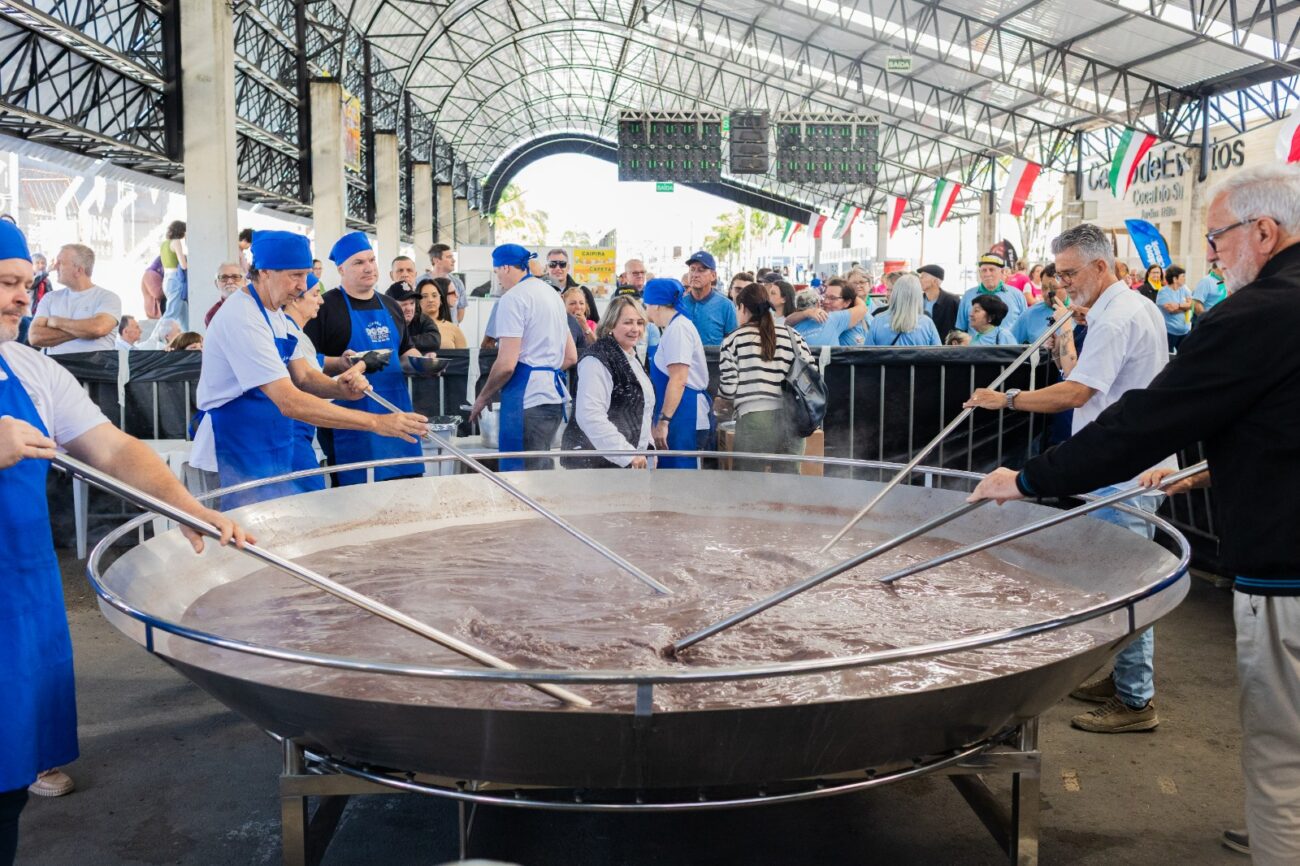 vai comecar cocalfest tera minestra com panela de tres metros e 300 quilos de arroz e feijao cocalfest entra na contagem regressiva com panela de tres metros e 300 quilos de arroz e feijao4