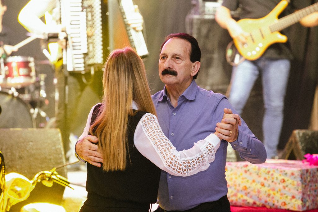 7o jantar dancante das amigas do peito reuniu a comunidade em uma noite de alegria e solidariedade jantar amigas 2026 divulgacao 3 1024x683 7o jantar dancante das amigas do peito reuniu a comunidade e