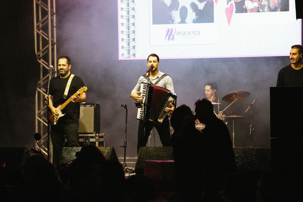 7o jantar dancante das amigas do peito reuniu a comunidade em uma noite de alegria e solidariedade jantar amigas 2026 divulgacao 4 1024x683 7o jantar dancante das amigas do peito reuniu a comunidade e
