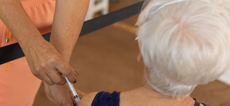 cocal do sul oferece vacina contra pneumonia para idosos a partir de 85 anos cocal do sul oferece vacina contra pneumonia para idosos a partir de 85 anos