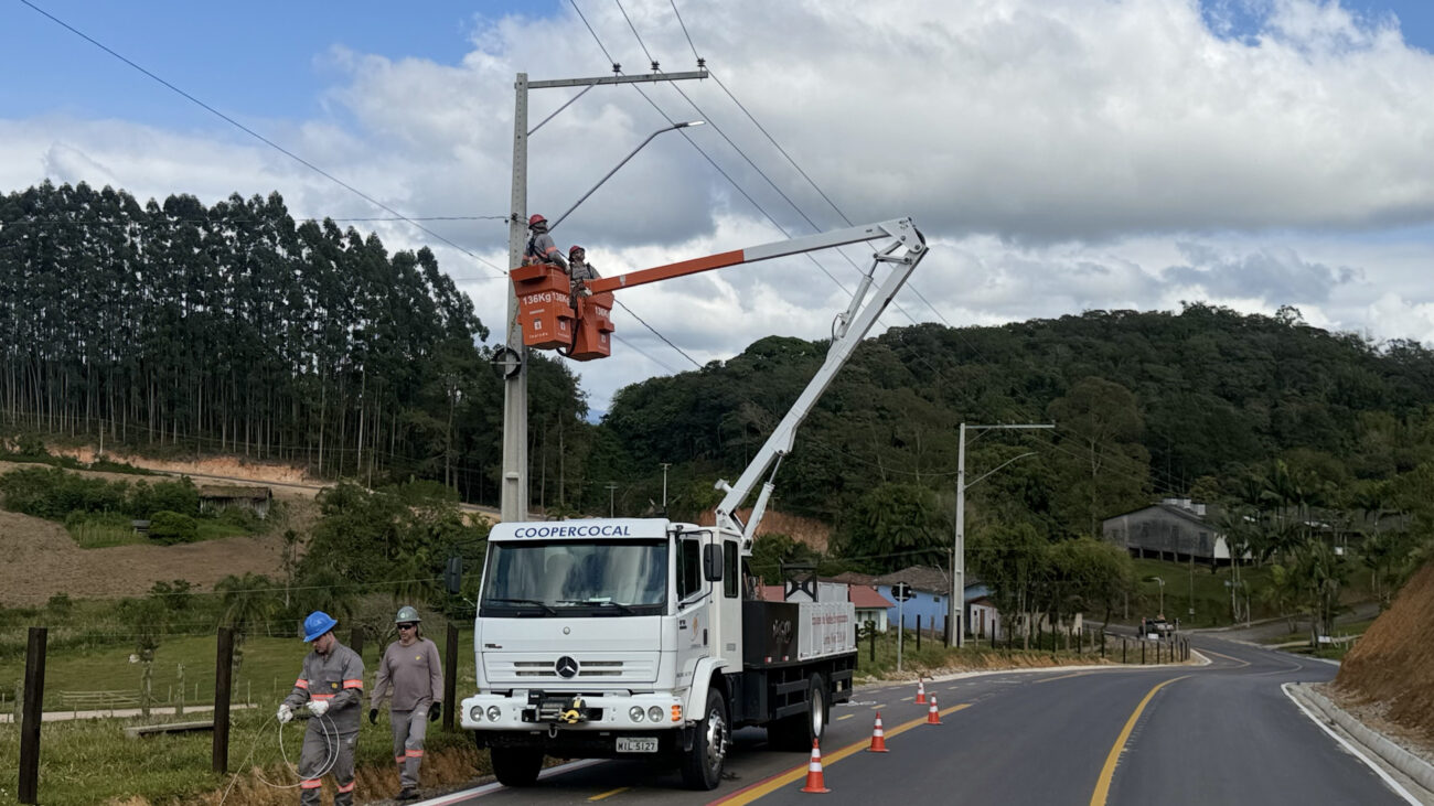 coopercocal inicia melhorias na iluminacao publica em pedras grandes e urussanga coopercocal iluminacao rancho dos bugres por kele alves 3