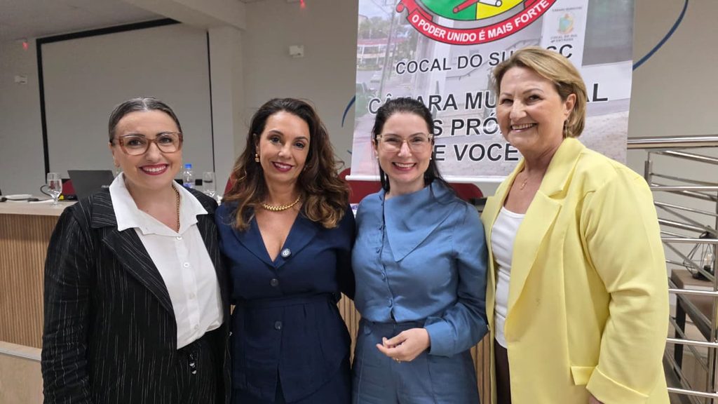 escola do legislativo leva conhecimento sobre financas e construcao de patrimonio a comunidade escola do legislativo financeira karen por ana paula nesi 2 1024x576 escola do legislativo leva conhecime