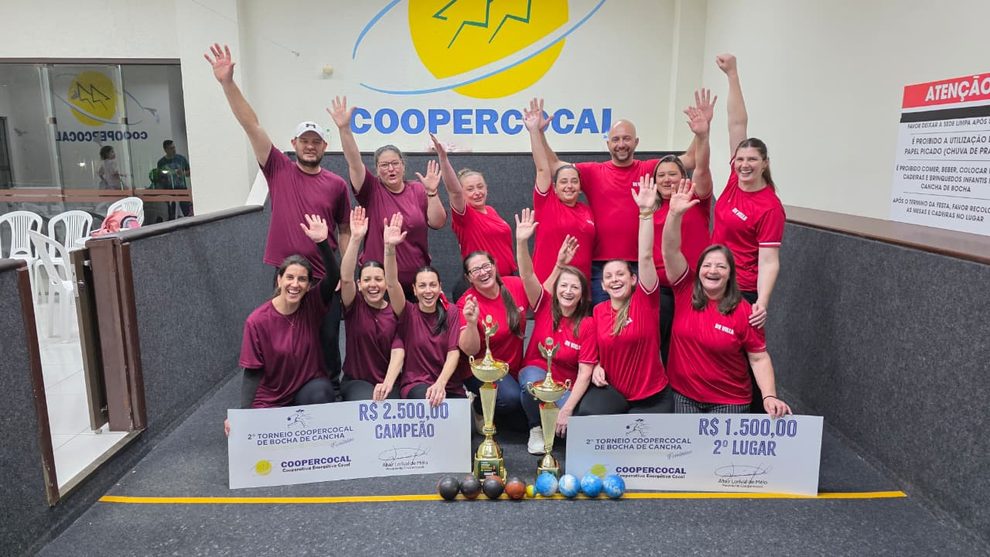 manas e cia conquista o titulo do 2o torneio coopercocal de bocha feminina 1o e 2o bocha fem final 2026 por ana paula nesi 4 990x557 manas e cia conquista o titulo do 2o torneio coopercocal de bocha f