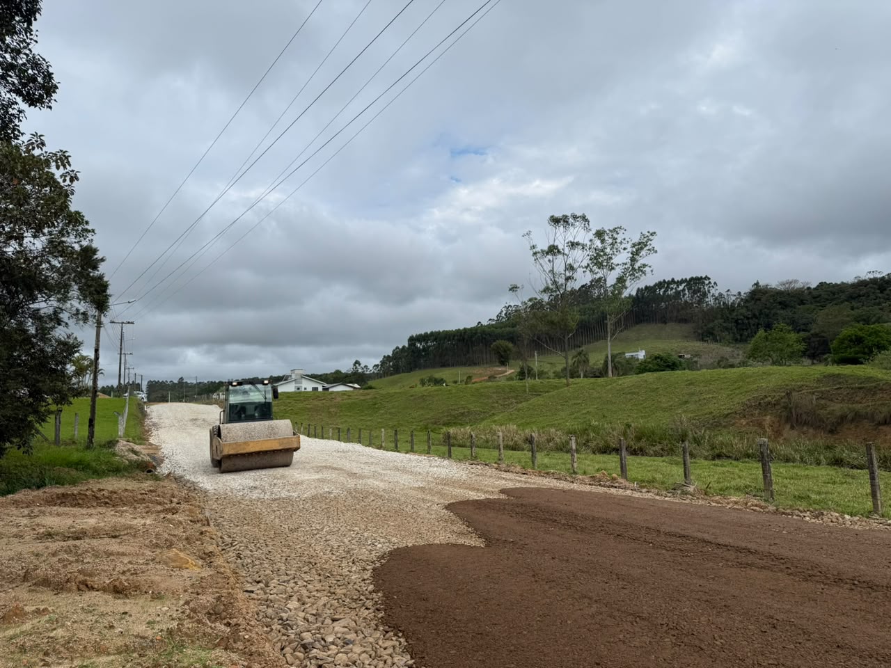 obra de r 17 milhao avanca para levar 16 km de asfalto a comunidade rural de cocal do sul obra de r 17 milhao avanca para levar 16 km de asfalto a comunidade rural de cocal do sul